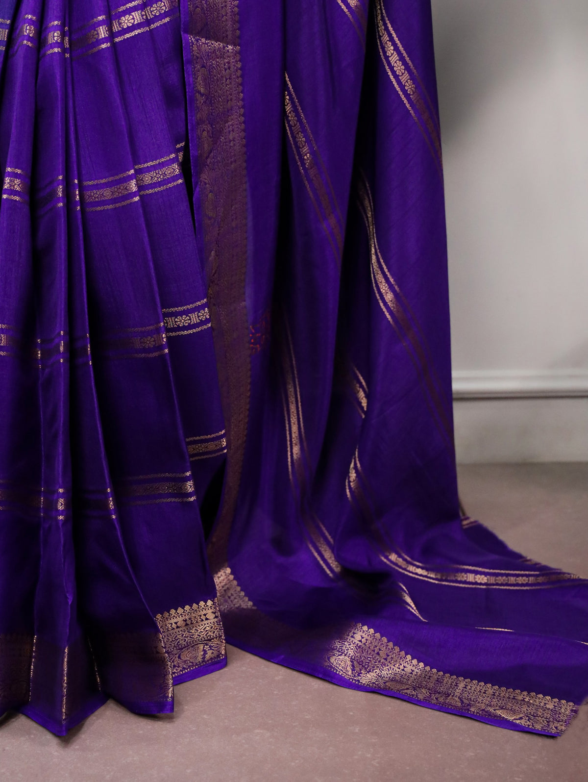 Dola Silk Saree with Intricate Zari Weaving Work