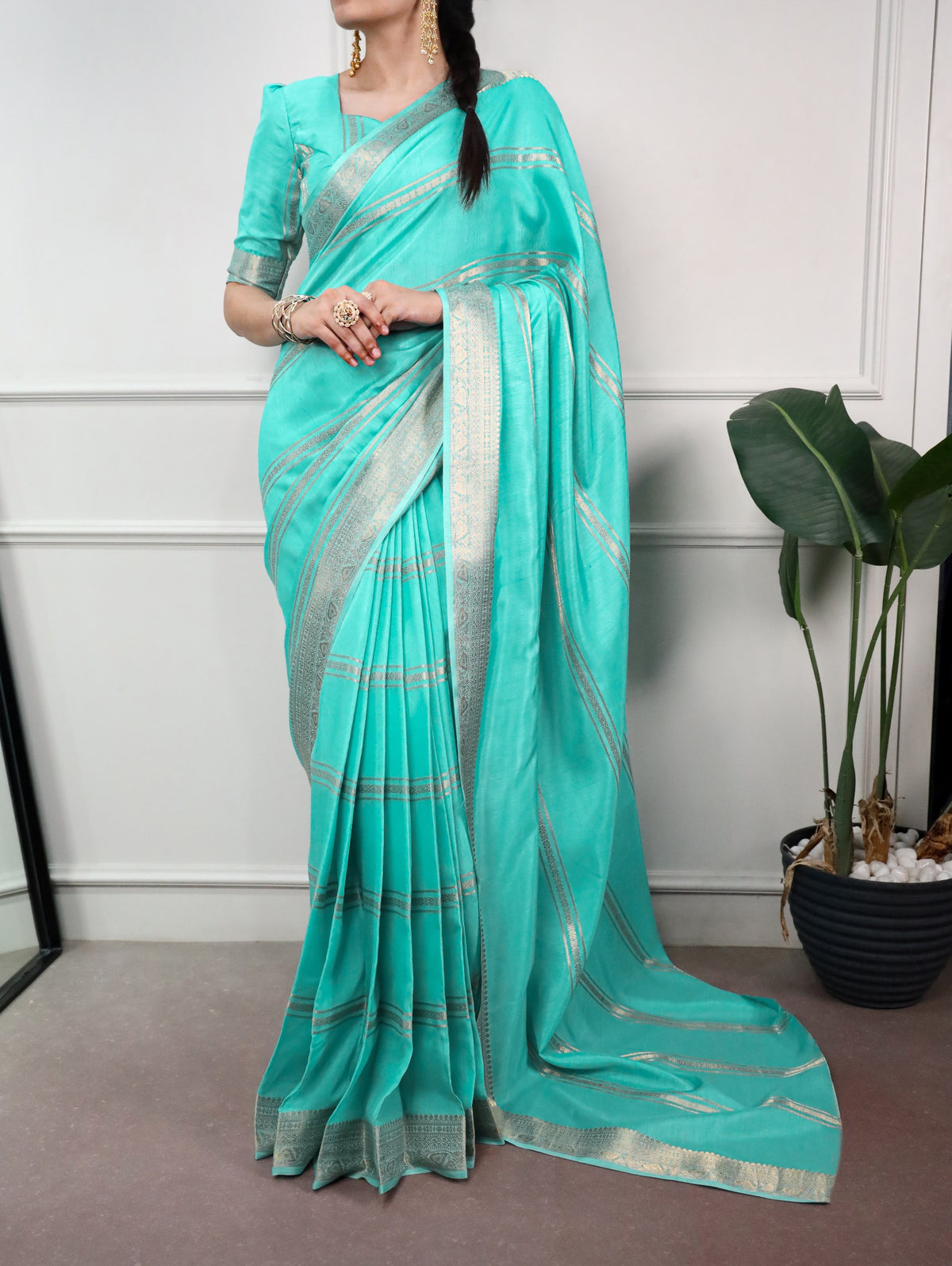 Dola Silk Saree with Intricate Zari Weaving Work