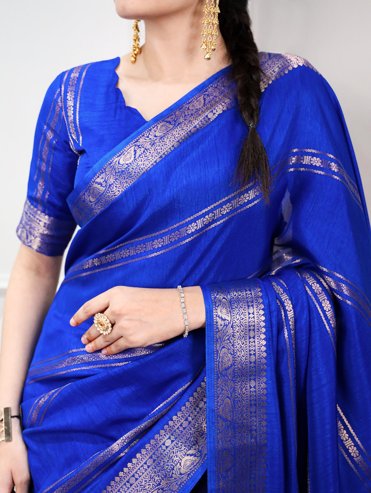 Dola Silk Saree with Intricate Zari Weaving Work