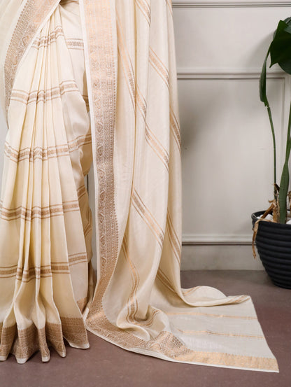 Dola Silk Saree with Intricate Zari Weaving Work