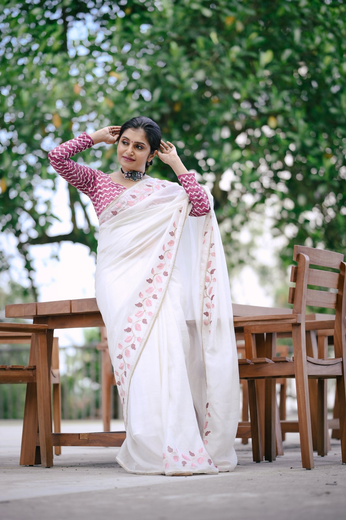 White Crush Georgette Saree with Leaf Embroidery & Lace Border