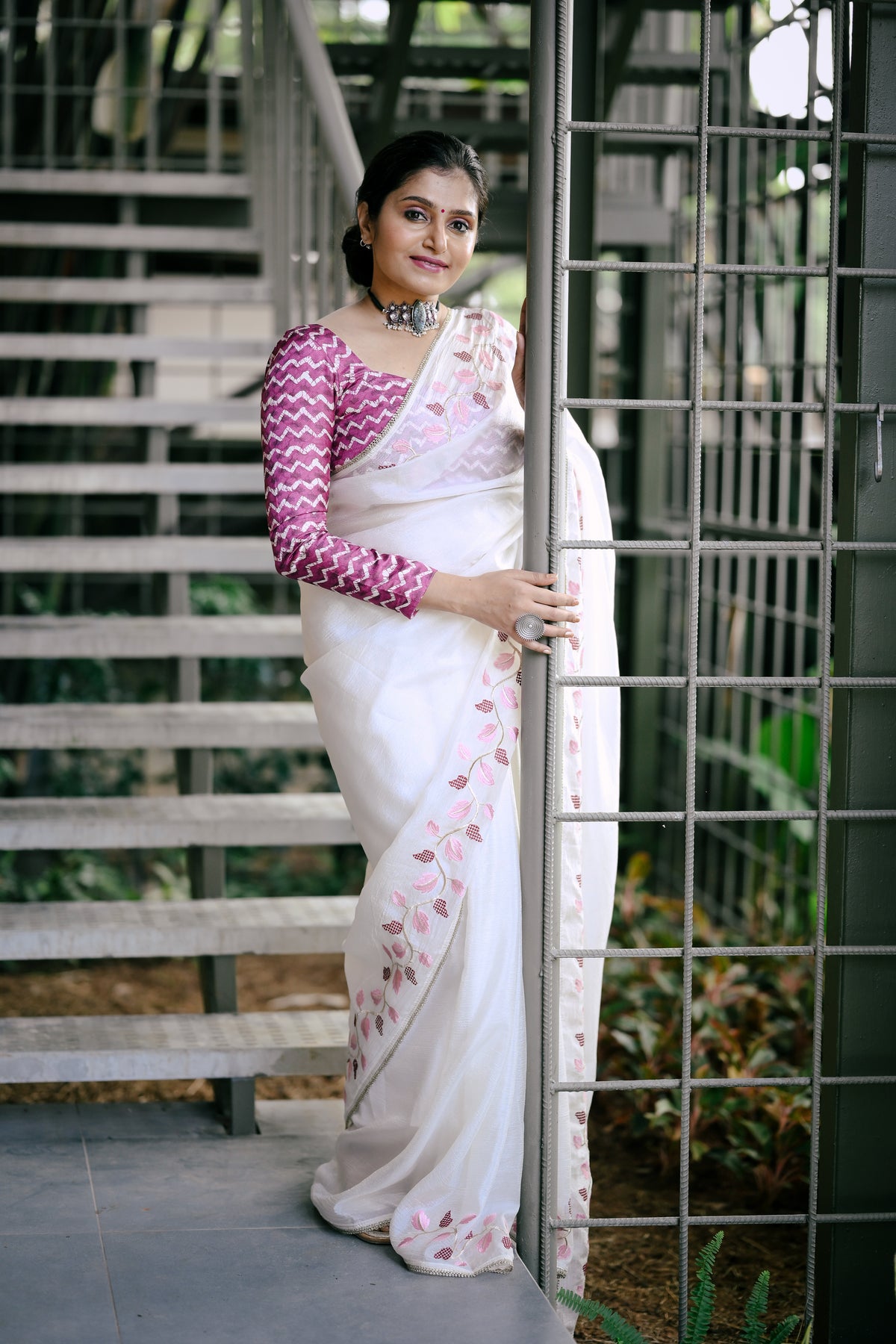 White Crush Georgette Saree with Leaf Embroidery & Lace Border