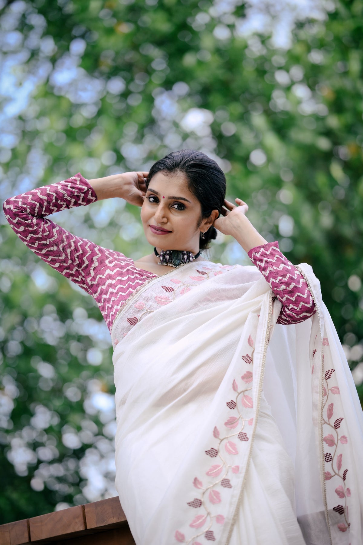 White Crush Georgette Saree with Leaf Embroidery & Lace Border