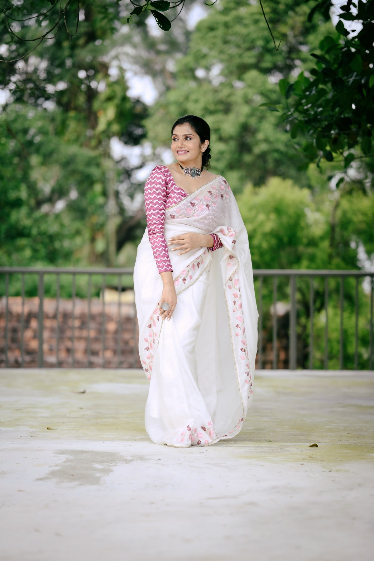 White Crush Georgette Saree with Leaf Embroidery & Lace Border