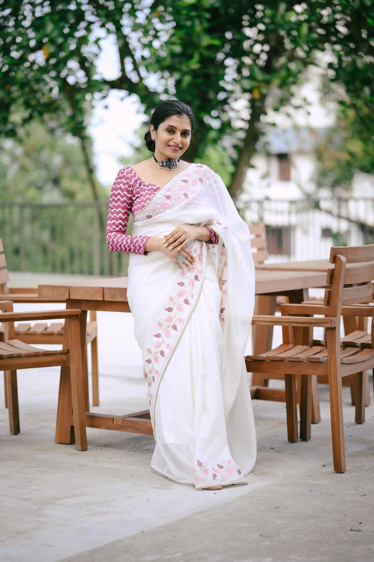 White Crush Georgette Saree with Leaf Embroidery & Lace Border