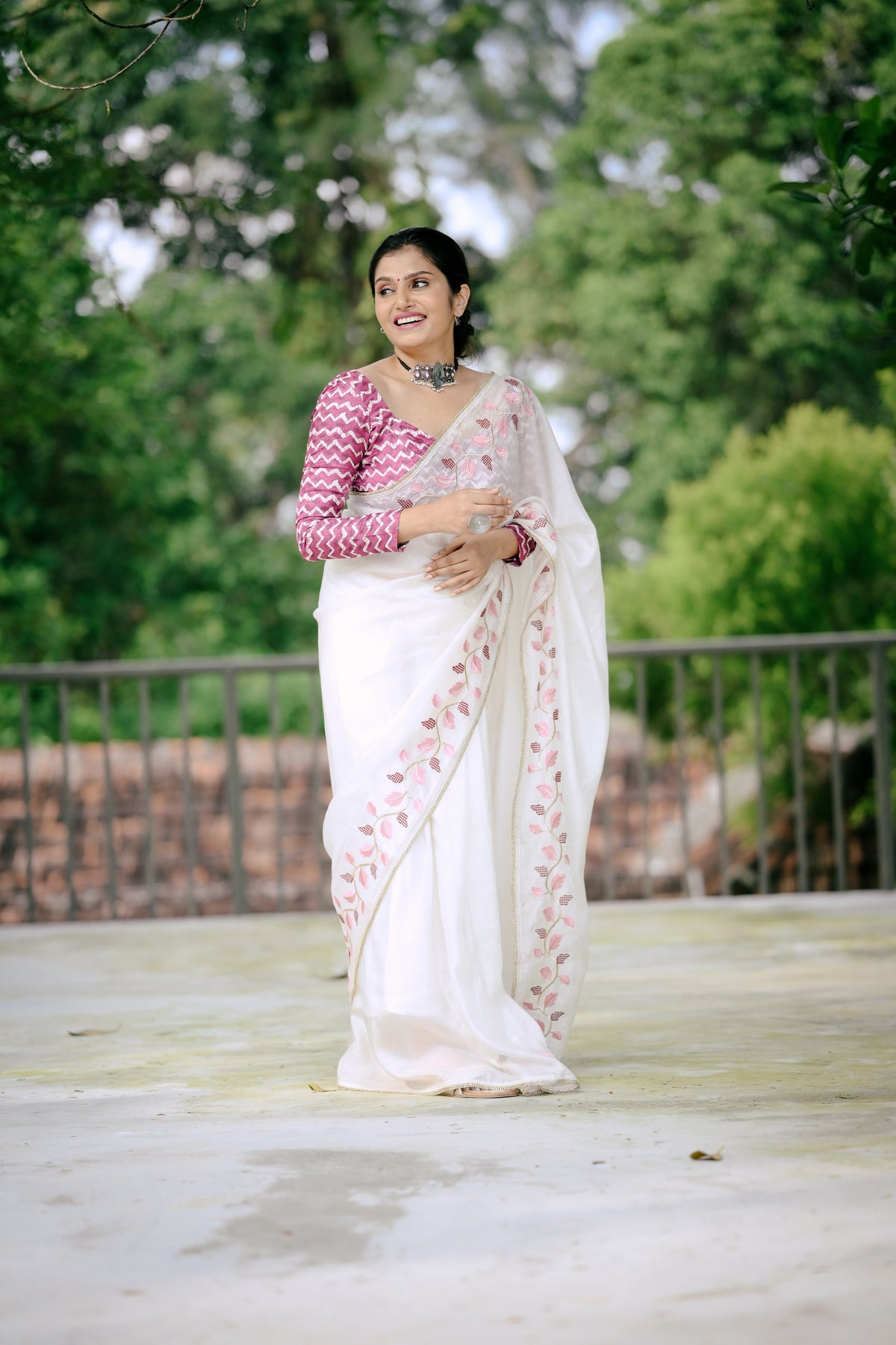 White Crush Georgette Saree with Leaf Embroidery & Lace Border